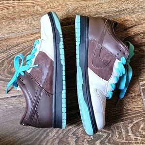 Nike White/ Brown & Blue